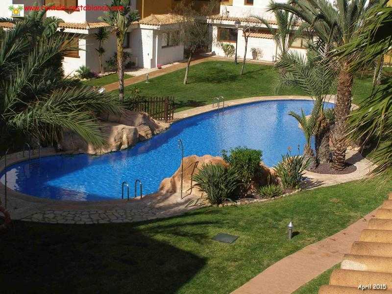 Costa Blanca, sleeps 4 people. Walk to sea