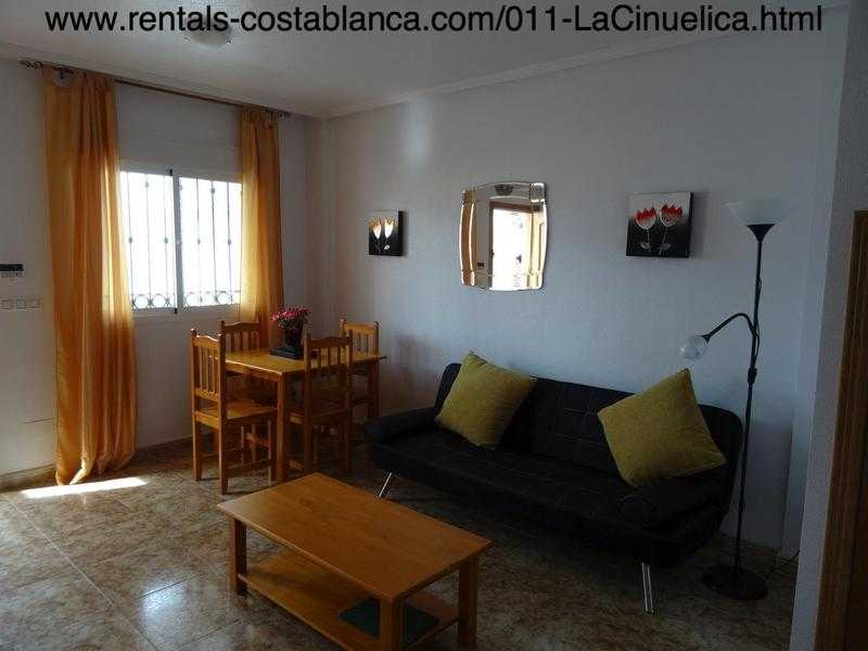 Costa Blanca, Spain. 2 bedroom townhouse with AC and English TV channels, sleeps 4 (SM011)