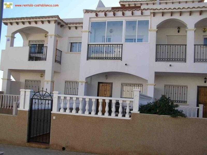 Costa Blanca, Spain. 4 people, ac, Wi-Fi, communal pool (SM034)