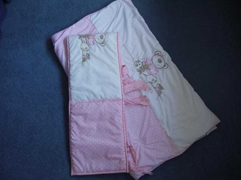 Cot Bumper and Quilt Set