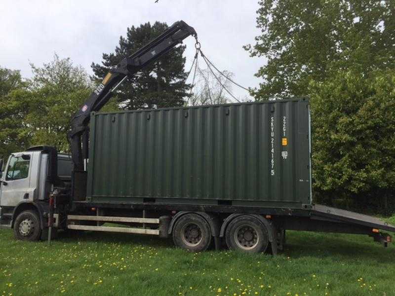 crane assisted 26ton lorry