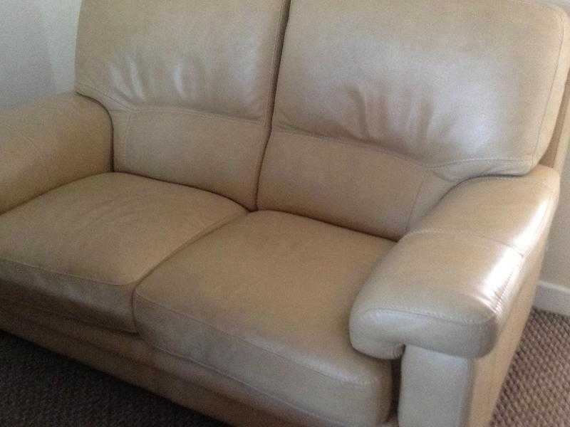 CREAM LEATHER SETTEE