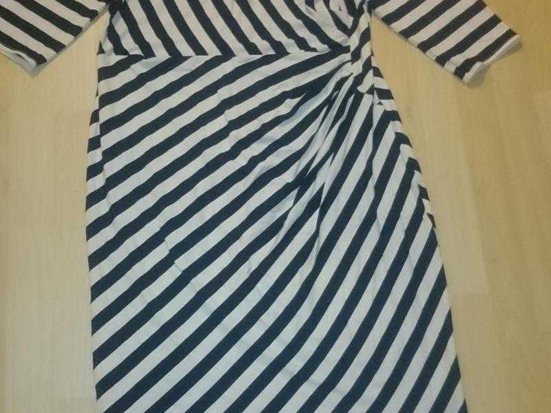 CreamBlack striped dress