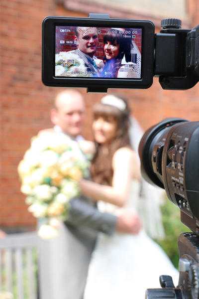 CREATIVE WEDDING DAY FILMMAKER - Filming amp Producing Professional Wedding Day Videos