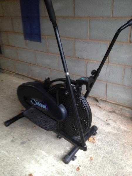 Cross trainer