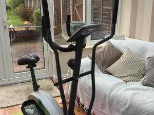 CROSS TRAINER AND BIKE COMBINED