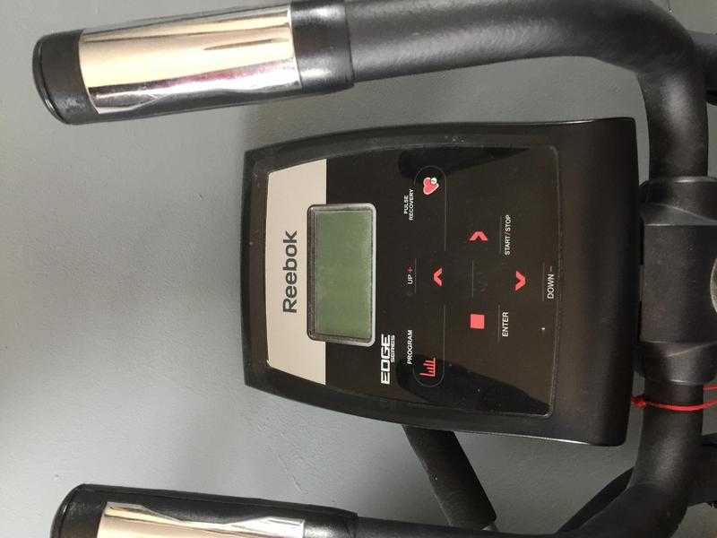 Cross trainer and running machine