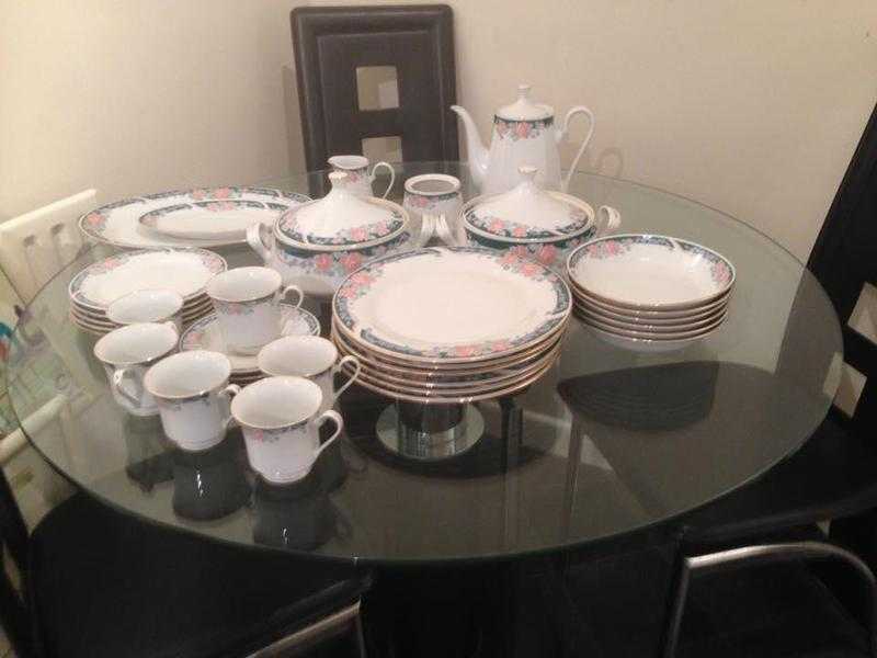 crown n ming dinner set