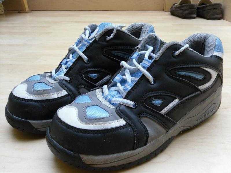 Cruz Shuz roller shoes size 7