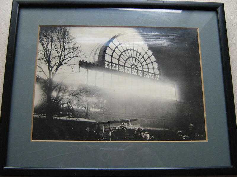 CRYSTAL PALACE FIRE FRAMED PHOTO