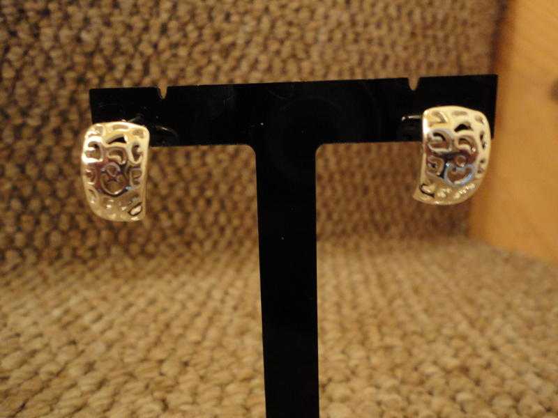 CUFF STYLE EARRINGS