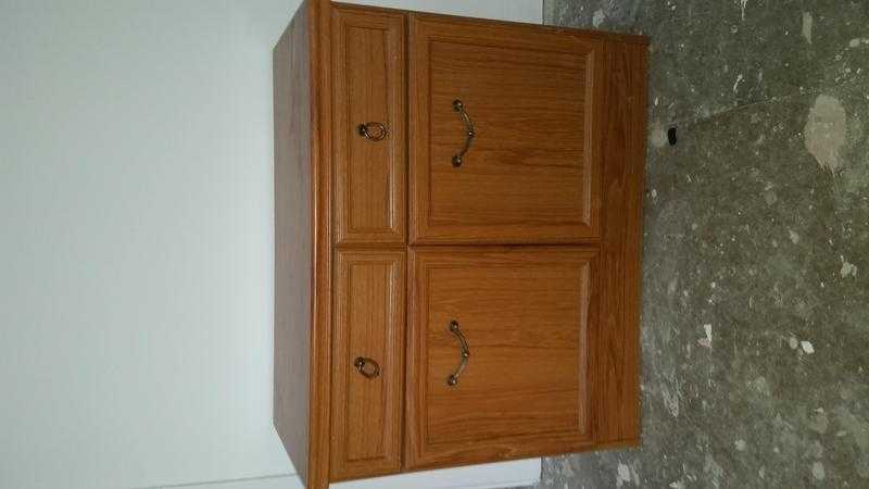 Cupboard with 2 doors and 2 drawers