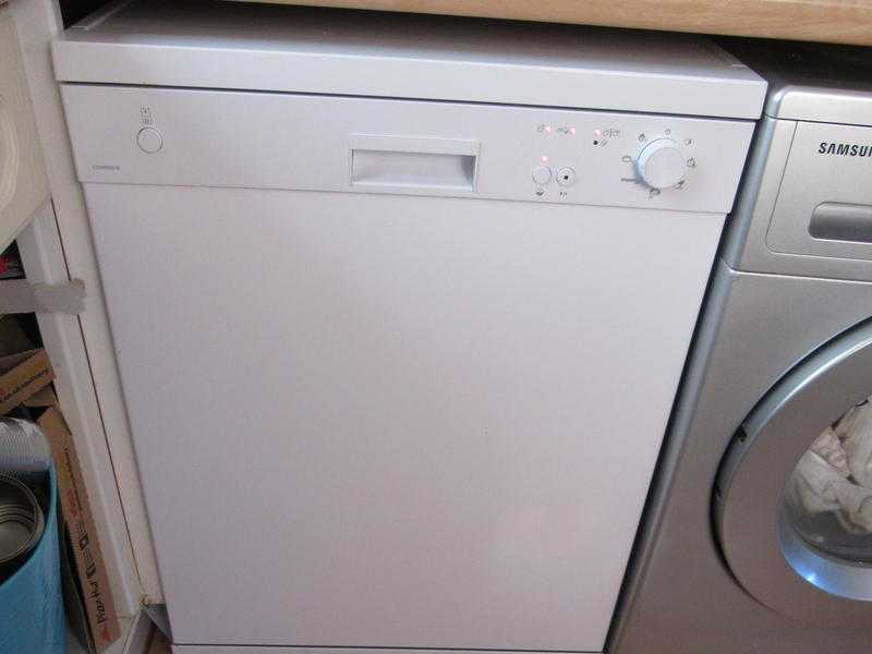 Curry Essentials Dishwasher - Almost New Brought in Feb, still has manufactures warranty