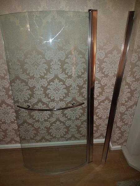 Curved Bath Shower Screen With Towel Rail (reversible)