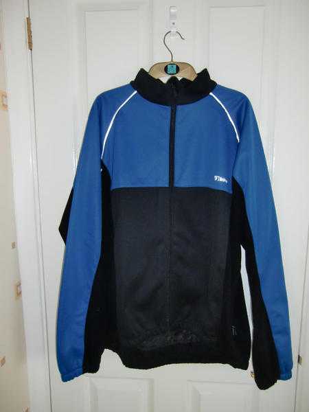 CYCLING JACKET.