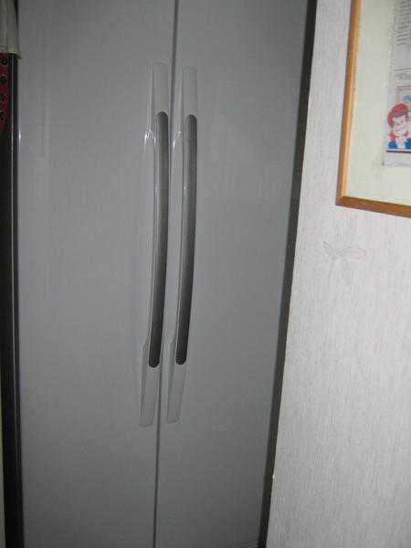 DAEWOO SIDE BY SIDE FRIDGE FREEZER