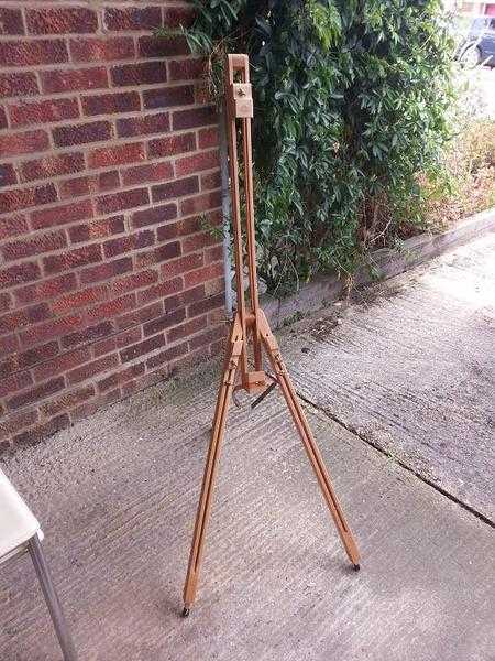 Dahler Rowney Easel. Portable