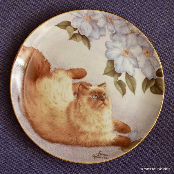 Danbury Mint Bird039s-Eye View ceramic display plate Cats and Flowers collection by Irene Spencer