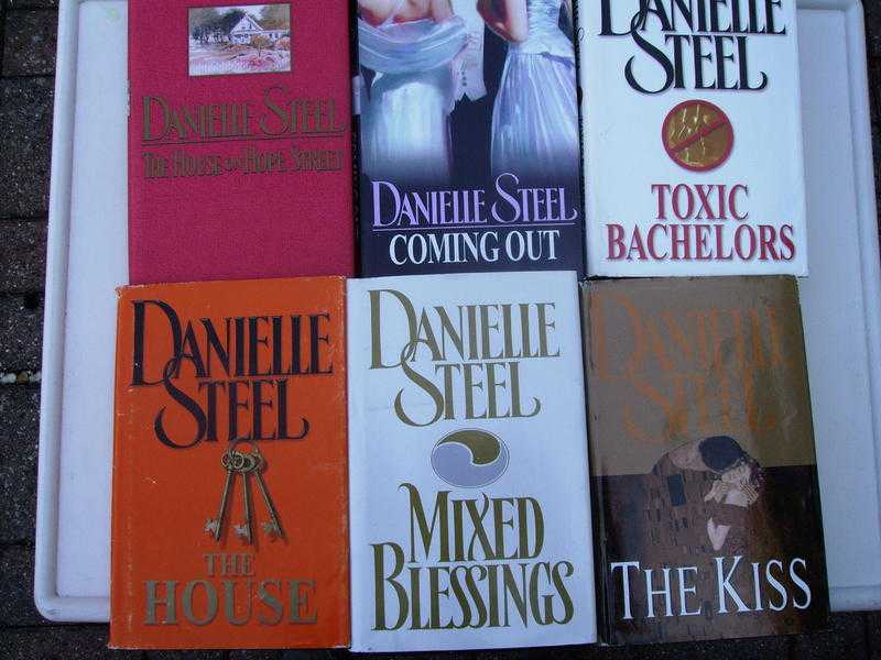 DANIELLE STEEL. HARDBACK BOOKS  ( VARIOUS TITLES ) IN VERY GOOD CONDITION.