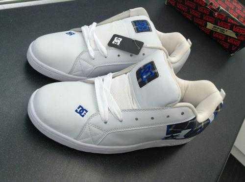 DC SKATE SHOE SIZE 16