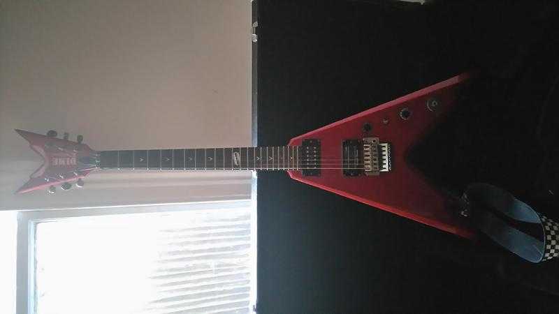 Dean Dime Razorback V inc hardcase and Marshall CDR15 amplifier.