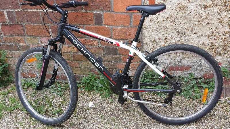 DECATHALON MOUNTAIN BIKE Aluminium frame. 21 gears  75 ono