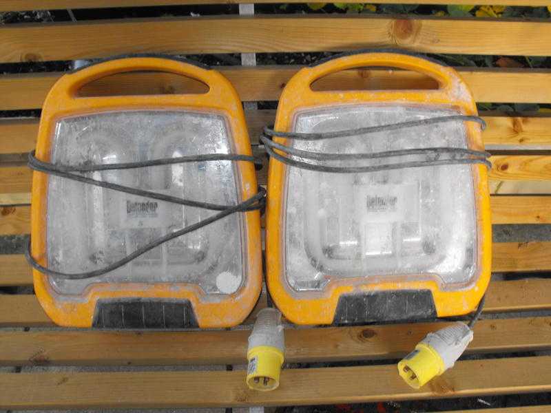 defender 110v tube lights x2