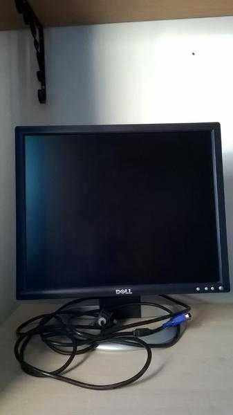 Dell 19quot flat panel monitor and pair of Dell speakers