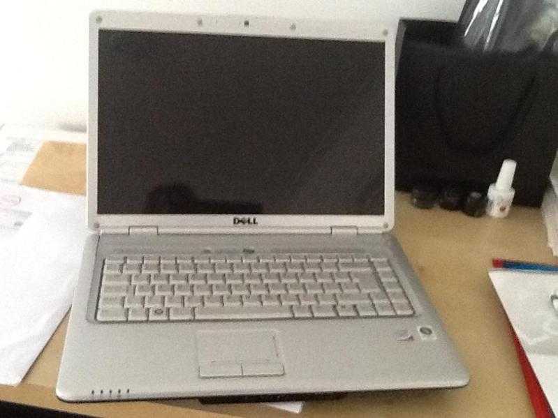 DELL Inspiron 1525. Model PP29L windows vista