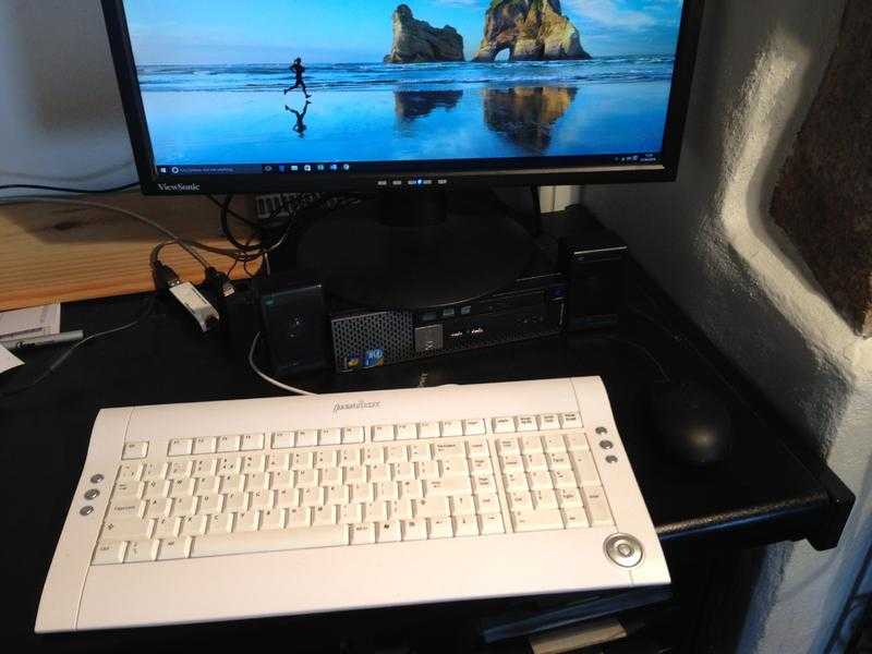Dell Optiplex 780 Small Form Factor Desktop PC