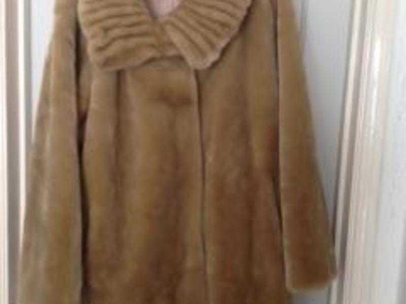 Designer Dennis Basso velvet coat xxl worn once