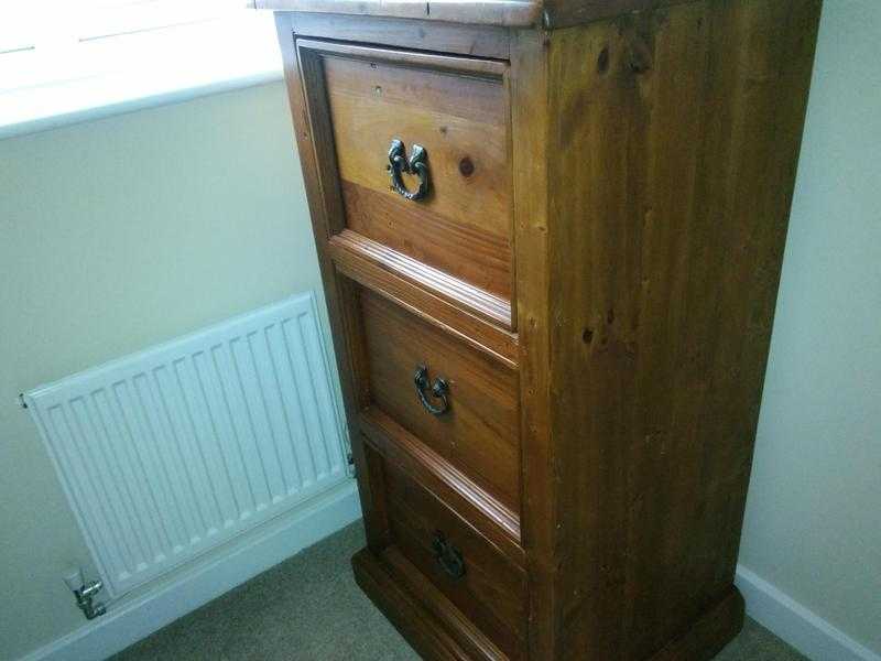 Desk and filing carpet