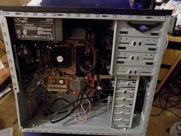 DESKTOP - WINFAST MOBO WITH AMD AM2 ATHLON 64X2 DUAL CORE CPU 4GB DDR2 RAM