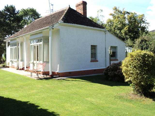 Detached Bungalow with Private grounds of 13 acre. TA36HX