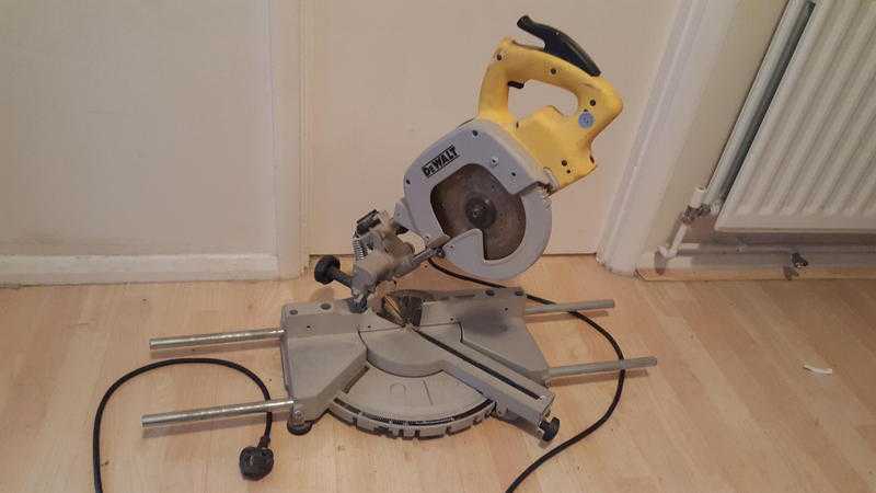 DeWalt DW700 Crosscut Mitre Saw 240v