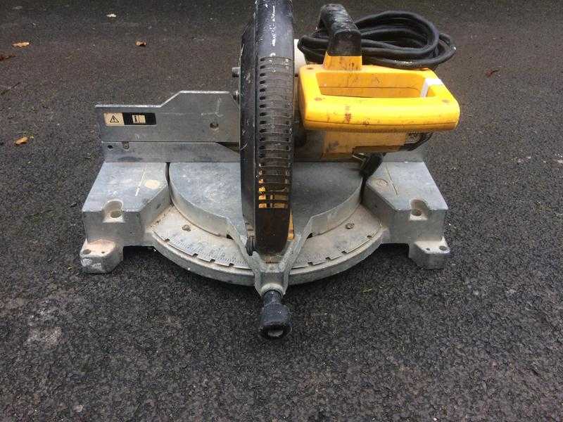 Dewalt DW705 compound miter saw