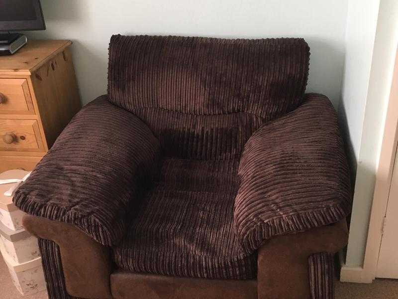 DFS BROWN COMFY CHAIR