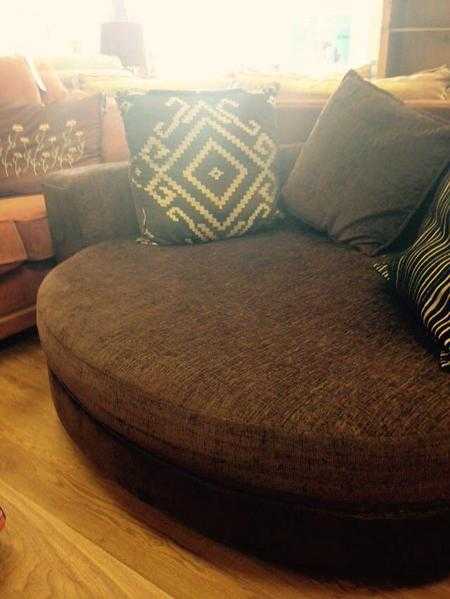 DFS Cuddle chair