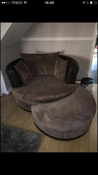 DFS Large Swivel Chair and Foot Rest