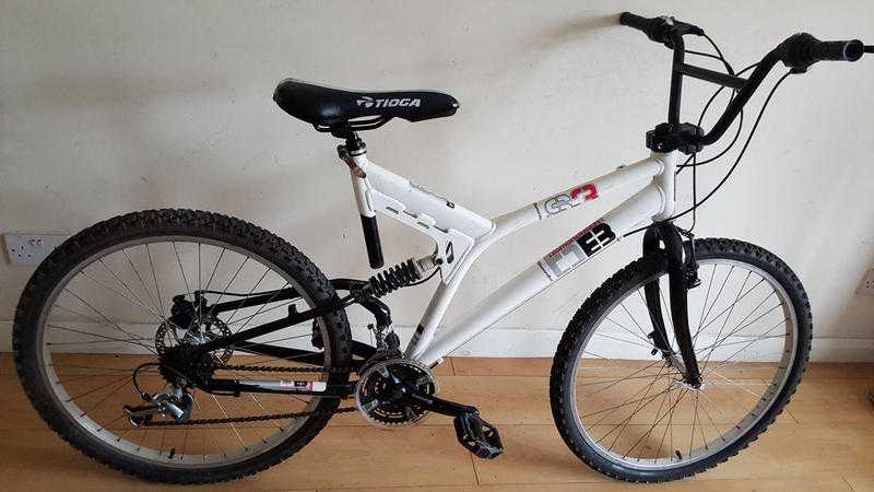 Diamondback Freeride Mountain Bike. 21 speed. 26 inch wheels (Suit 16 yrs to Adult).