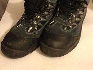 DICKIES SAFETY BOOTS SIZE 6
