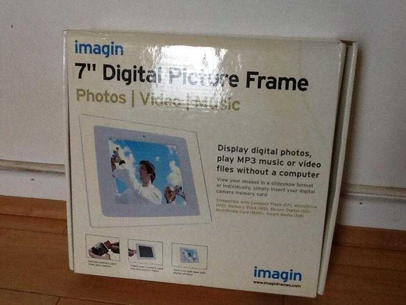 Digital Photo Frame in White