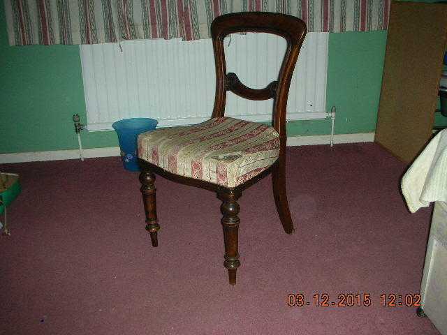 Dining room chair