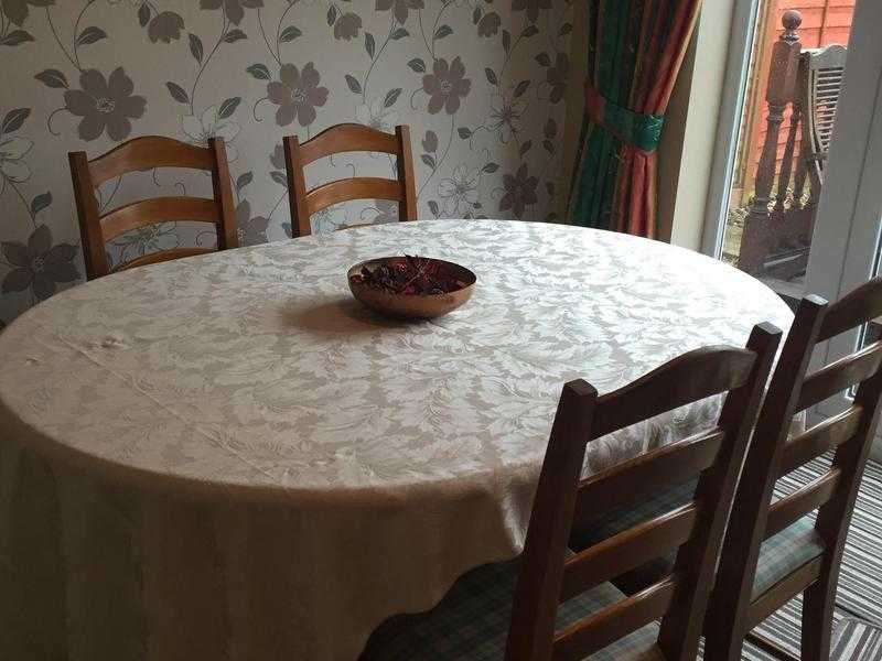 Dining room table and 4 chairs