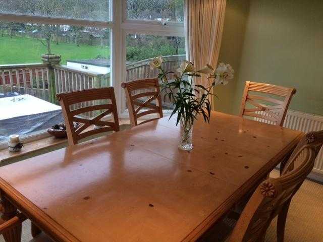 Dining room table and 6 chairs