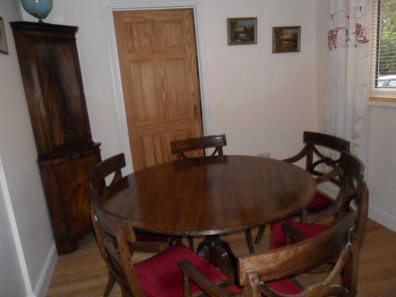 Dining Room Table and 6 Chairs with Corner Unit