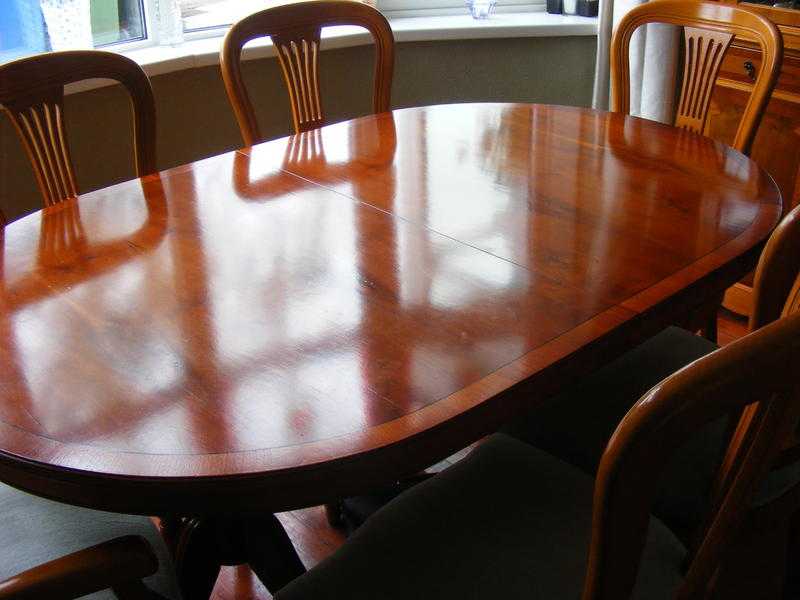 Dining table amp 6 Chairs