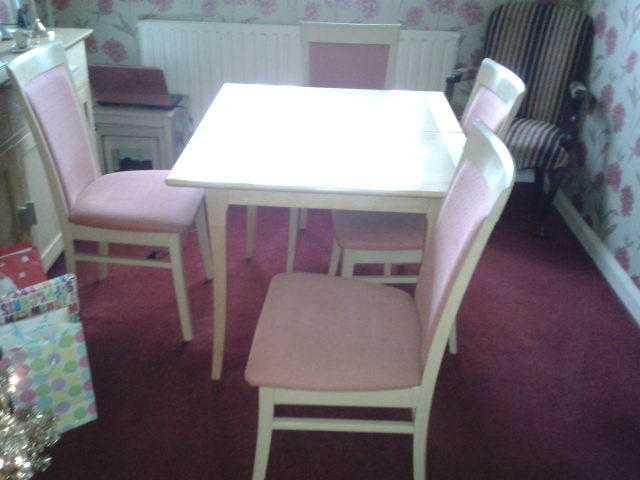 Dining table and 4 chairs