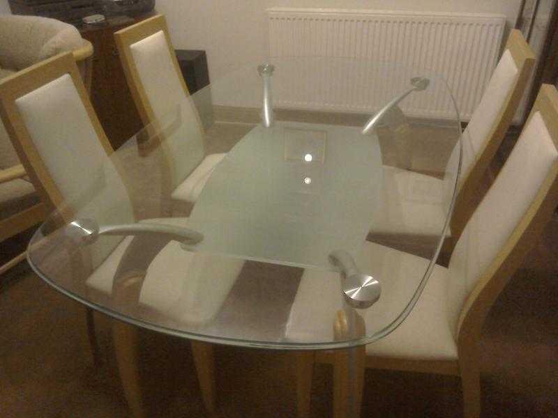 Dining table and chairs set