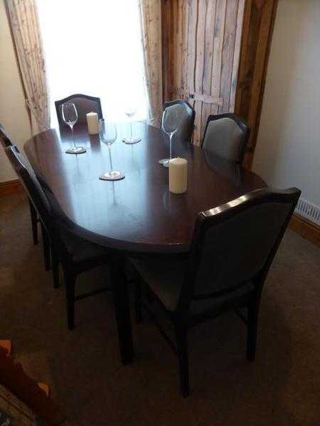 Dining table (extendable)  6 chairs